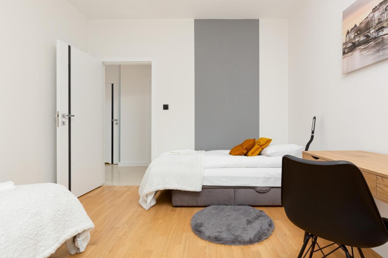 Park Arkadia Apartment With Parking Mokotow By Noclegi Renters Warsaw Luaran gambar